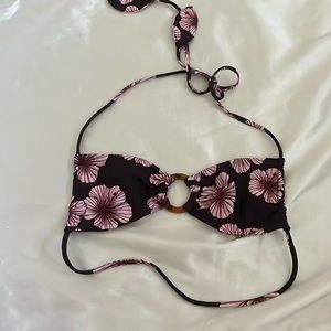 Outrigger Kiki top size petite